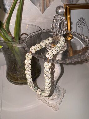 Vintage White & Soft Green Carved Bead Necklace – Elegant Artisan Statement